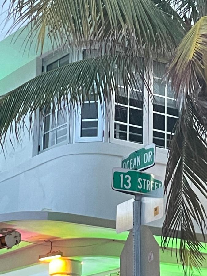 Beachfront Apt In Carlyle Hotel On Ocean Drive Miami Beach Dış mekan fotoğraf